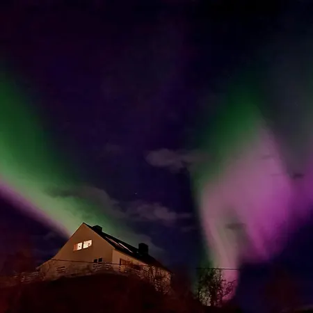 Arctic Seaview, Second Floor Appartement *